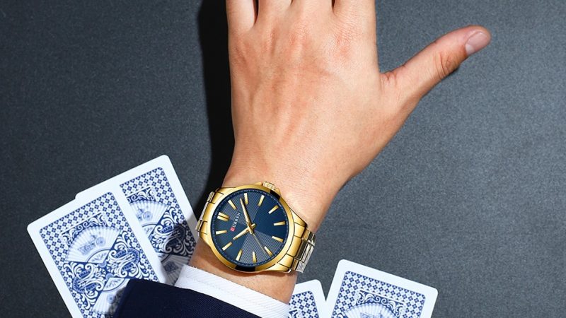 Защо мъжете носят часовника на лявата си ръка?
